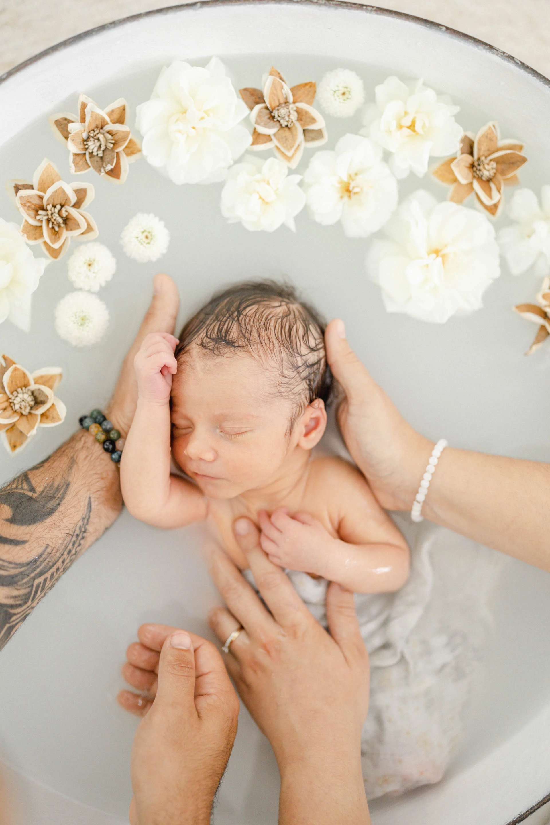 pétale enfant gris marron fleurs